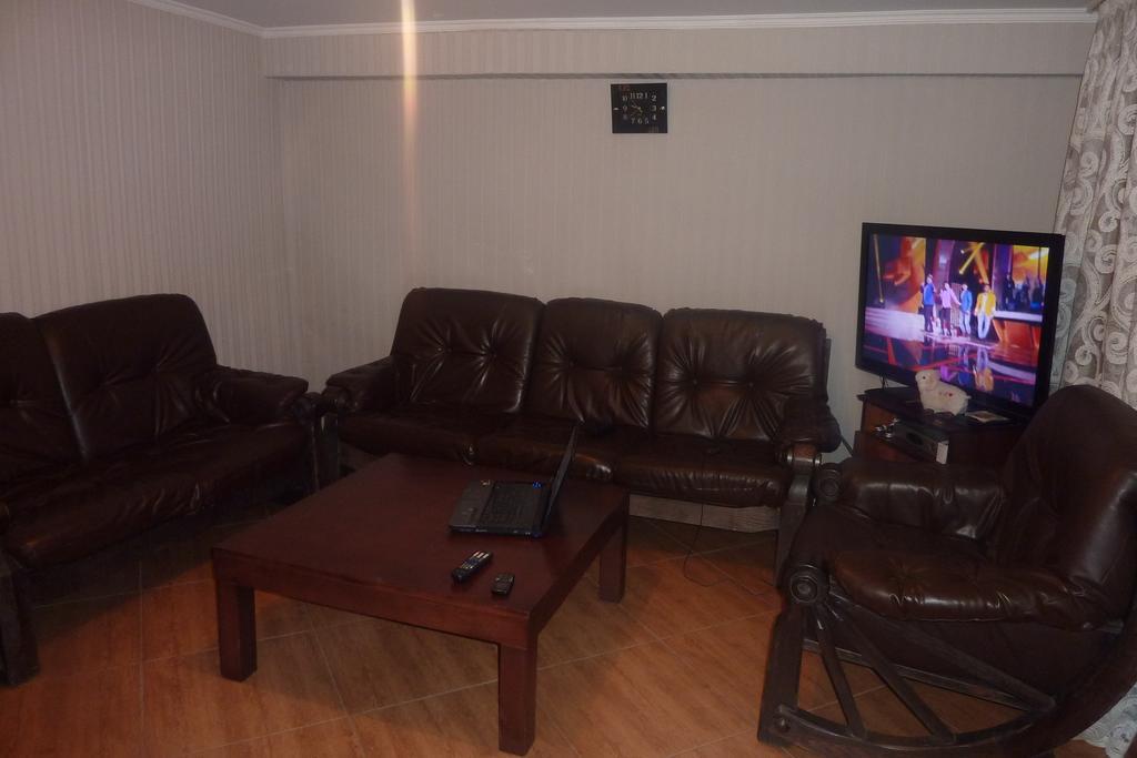 Guest House Chuta In Lagami Mestia Bagian luar foto