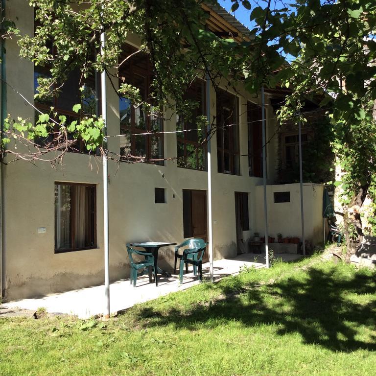 Guest House Chuta In Lagami Mestia Bagian luar foto
